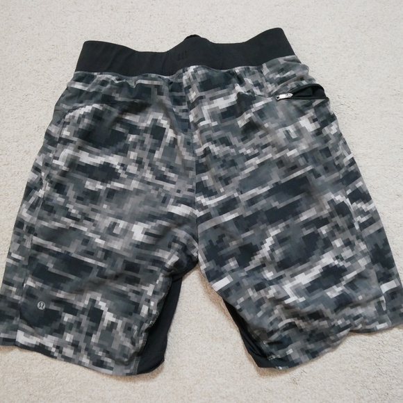 Lululemon Pace breaker shorts with liner Medium - Picture 7 of 7